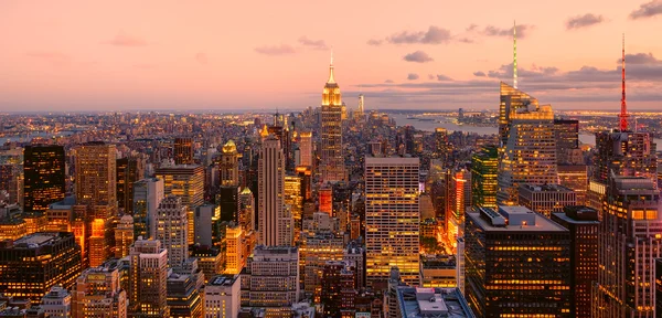 Ηλιοβασίλεμα στην πόλη της Νέας Υόρκης — Φωτογραφία Αρχείου