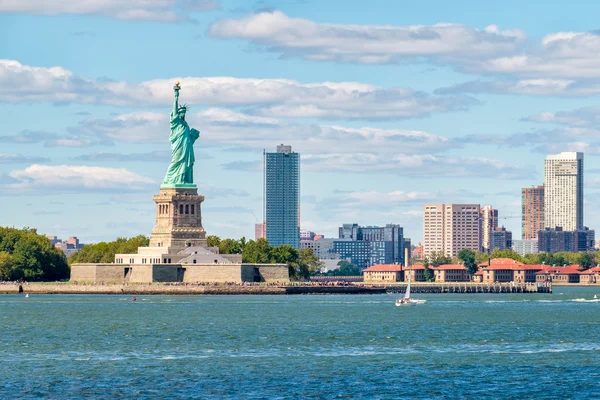 The Statue of Liberty on the New York Harbor — Stock Photo, Image