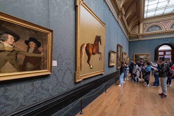 Látogatók Londoni Nemzeti Galériában 1824 Ben Alapították Több Mint 2300 — Stock Fotó