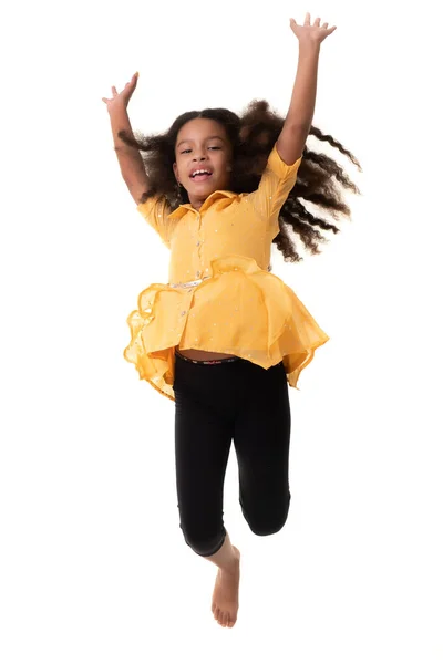 Gelukkig Multiraciaal Klein Meisje Springen Lucht Lachen Geïsoleerd Wit — Stockfoto