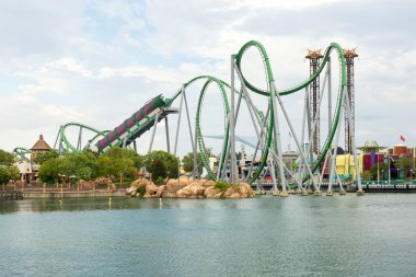 adventur adalar universal studios, hulk rollercoaster