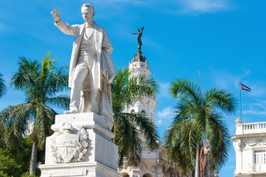 Havana Central Park'ta Jose Marti Anıtı