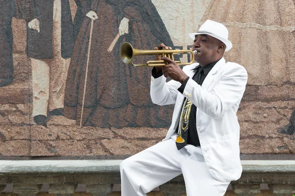 Cuban musician playing the trumpet — Stock Photo, Image