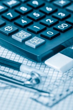 Matematik ve Fen mavi tonda okul malzemeleri