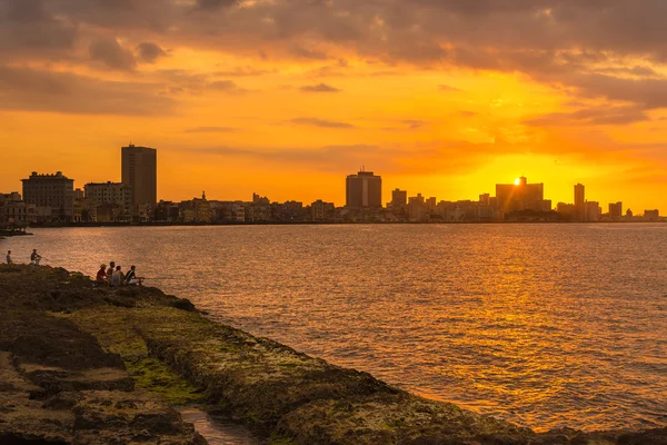 Coucher de soleil romantique à La Havane — Photo