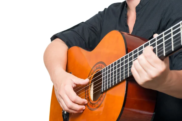 Weibliche Hände spielen Gitarre — Stockfoto