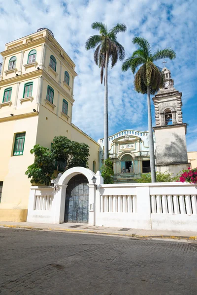 Igreja velha em havana — Fotografia de Stock