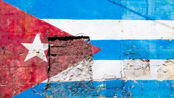 Bandiera cubana dipinta su un vecchio muro a L'Avana — Foto Stock