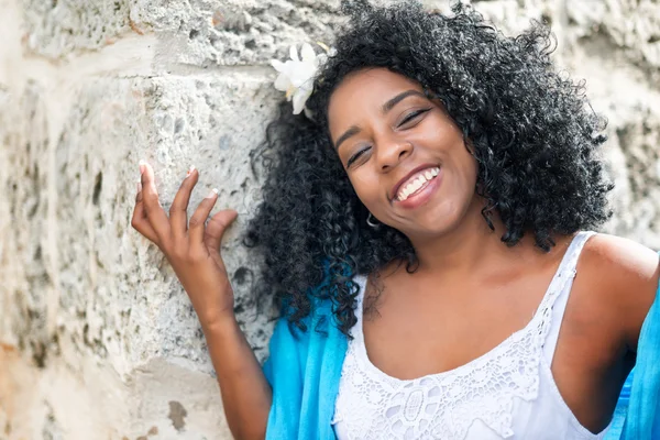 Linda jovem mulher cubana preta — Fotografia de Stock