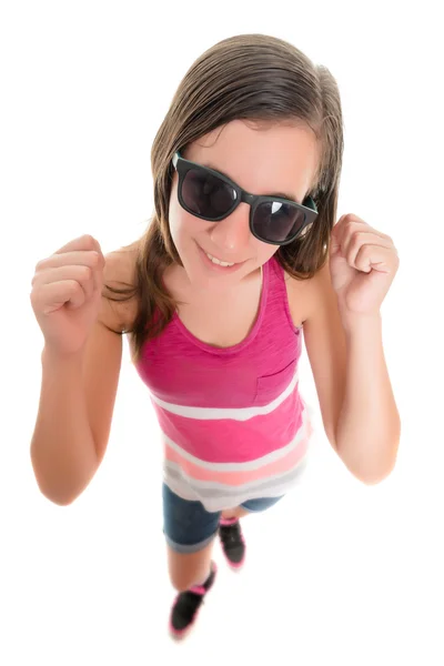 Trendiges Teenager-Mädchen lächelt und hebt die Arme isoliert auf weiß — Stockfoto