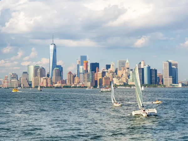 The New York skyline on a summer day — Stock Photo, Image