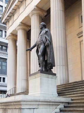 New York Federal Hall'da George Washington heykeli