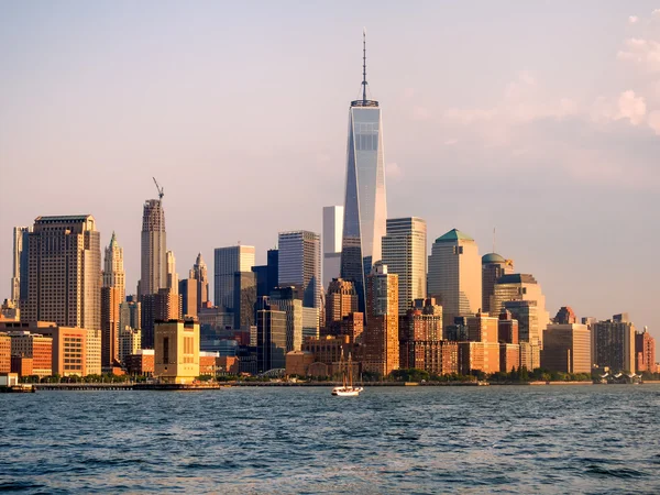 The downtown Manhattan skyline at sunset — Stock Photo, Image