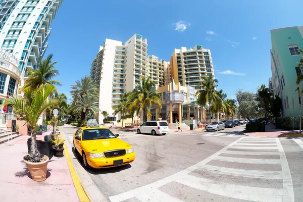 Hotels in der Nähe von Ocean Drive am Strand von Miami — Stockfoto