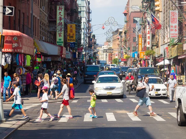 Cena de rua colorida em Chinatown, em Nova York — Fotografia de Stock