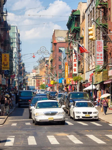Colorful street scene at Chinatown in New York City — 图库照片
