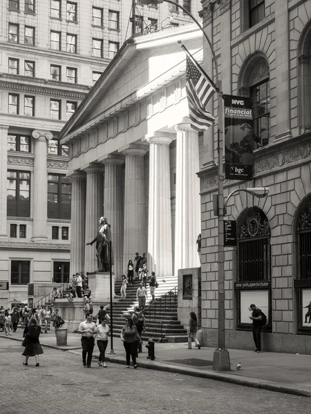 O Federal Hall em Wall Street, em Nova York — Fotografia de Stock