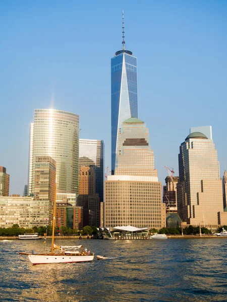 El horizonte del centro de Nueva York al atardecer — Foto de Stock