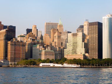 Battery Park ve New York'ta alt Manhattan Skyline