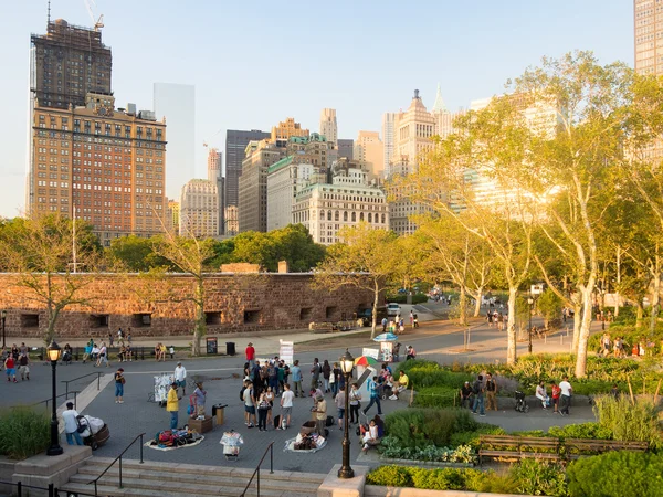 Battery Park em Nova Iorque ao pôr-do-sol — Fotografia de Stock