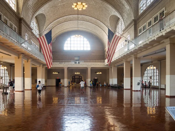 Interno dell'Ellis Island Museum of Immigration di New York C — Foto Stock