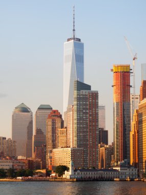 Gün batımında New York şehrinin Lower Manhattan