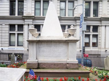 Alexander Hamilton Trinity Kilisesi Mezarlığı, mezar ben