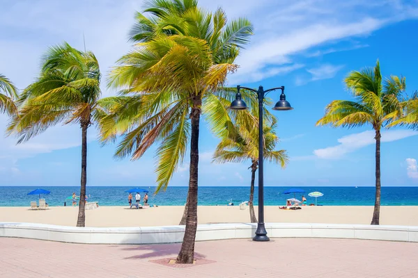 Fort Lauderdale praia na Flórida em um belo dia — Fotografia de Stock
