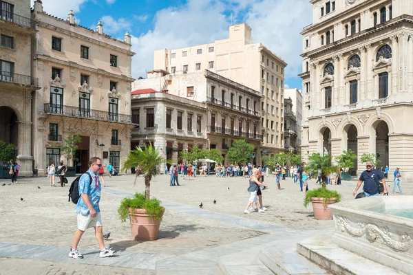 San francisco plein in oud-havana — Stockfoto