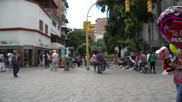 Oidentifierade Personer Flesta Med Skyddsmasker Grund Viruset Covid Boulevard Sabana — Stockvideo