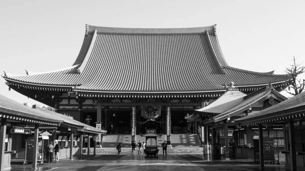 3月23日 2014年3月23日 在日本东京的Senso Ji寺 不明身份的游客 Senso Ji寺是日本最有名的寺庙之一 也是日本Asakusa寺的象征 — 图库照片
