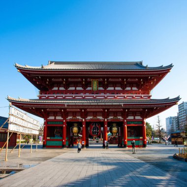 Senso-ji Tapınağı 'nın 24 Mart 2014 tarihinde Asakusa, Tokyo, Japonya' daki binalarından biri. Senso-ji Tapınağı, Japonya 'nın en ünlü tapınaklarından Asakusa' nın sembolüdür..