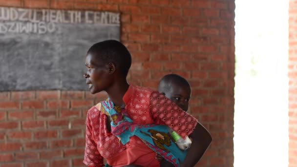 Personas Identificadas Centro Salud Siyaludzu Hospital Del Distrito Balaka Balaka — Vídeo de stock