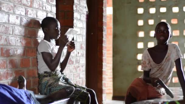 Azonosítatlan Gyermekek Balakai Siyaludzu Egészségügyi Központban Balaka Járási Kórház Malawi — Stock videók