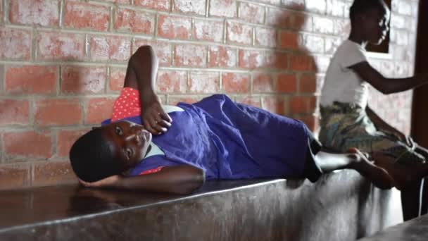 Bambini Non Identificati Nel Centro Sanitario Siyaludzu Balaka District Hospital — Video Stock