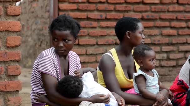 Ismeretlen Nők Akik Nanjiriben Hallgatják Egészségügyi Dolgozók Előadását Lilongwe Külvárosában — Stock videók