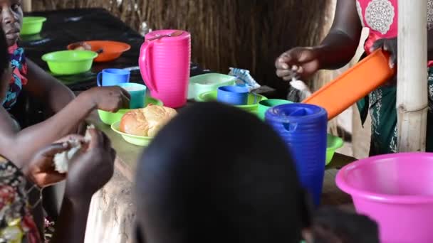 Lidé Restauraci Nanjiri Okraji Lilongwe Malawi — Stock video