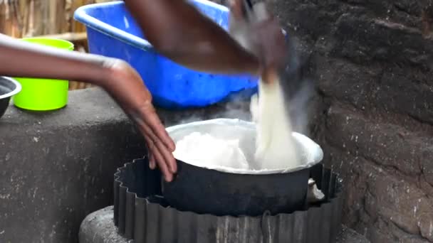 Mujer Identificada Cocinando Alimentos Nanjiri Las Afueras Lilongwe Malawi Diciembre — Vídeo de stock