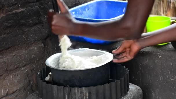 Mujer Identificada Cocinando Alimentos Nanjiri Las Afueras Lilongwe Malawi Diciembre — Vídeo de stock