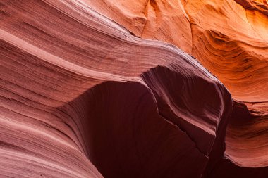 Antilop Kanyonu, Page, Arizona, ABD yakınlarında. Antilop Kanyonu, Amerika 'nın güneybatısındaki en çok ziyaret edilen ve en çok fotoğraflanan kanyondur..