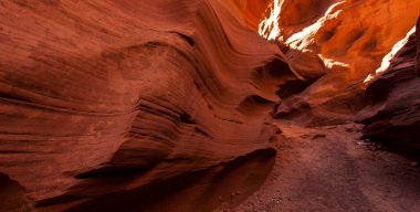 Antilop Kanyonu, Page, Arizona, ABD yakınlarında. Antilop Kanyonu, Amerika 'nın güneybatısındaki en çok ziyaret edilen ve en çok fotoğraflanan kanyondur..