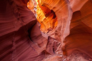 Antilop Kanyonu, Page, Arizona, ABD yakınlarında. Antilop Kanyonu, Amerika 'nın güneybatısındaki en çok ziyaret edilen ve en çok fotoğraflanan kanyondur..