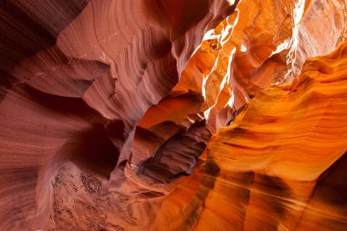 Antilop Kanyonu, Page, Arizona, ABD yakınlarında. Antilop Kanyonu, Amerika 'nın güneybatısındaki en çok ziyaret edilen ve en çok fotoğraflanan kanyondur..