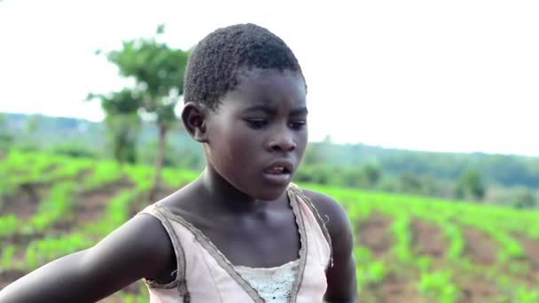 Menina Não Identificada Poço Dedza Malawi Dezembro 2020 — Vídeo de Stock