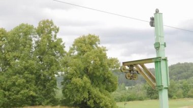 Asansör, teleferik, dramatik gökyüzü