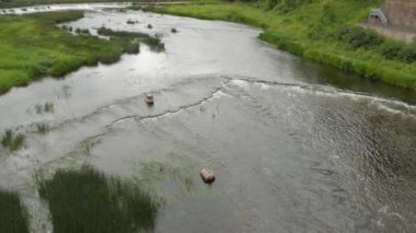 Doğada, su ile harika deniz manzarası Nehri