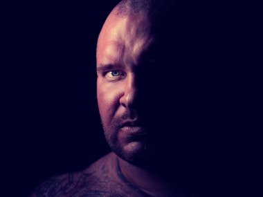 Kötü bir adam portresi