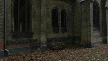 eski kilise ile peyzaj.