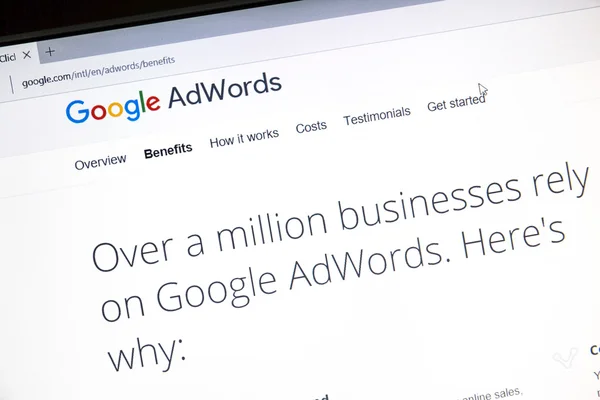 Site do Google Adwords em uma tela de computador . — Fotografia de Stock