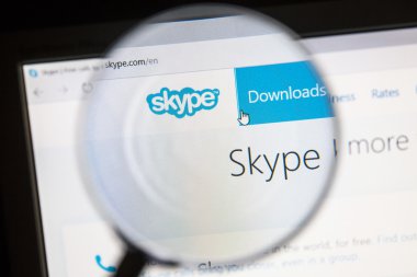 Skype Web Büyüteç altında